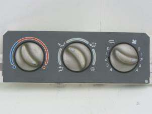 Usagé Panneau de commandes chauffage Renault Twingo (C06) 1.2 Prix € 25,33 Règlement à la marge proposé par Snuverink Autodemontage