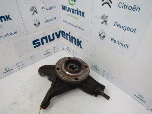 Usagé Joint avant droit Peugeot 307 SW (3H) 1.6 16V Prix € 35,00 Règlement à la marge proposé par Snuverink Autodemontage