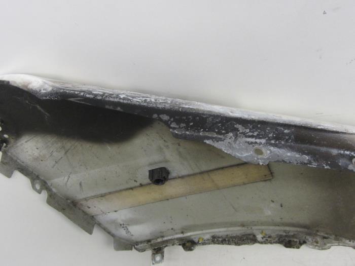 Front wing, left from a Renault Master II (JD) 2.5 D T33 2001