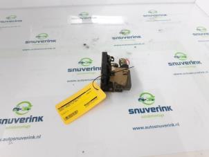 Used Door lock mechanism 2-door, right Renault Master II (JD) 2.5 D T33 Price € 45,00 Margin scheme offered by Snuverink Autodemontage