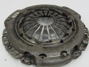 Used Pressure plate Renault Clio III (BR/CR) 1.5 dCi 85 Price on request offered by Snuverink Autodemontage