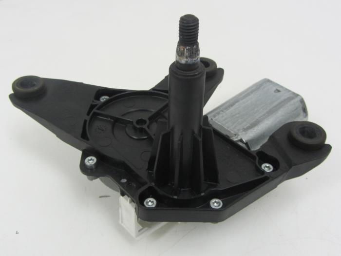 Rear wiper motor from a Renault Clio III (BR/CR) 1.5 dCi 75 FAP 2012