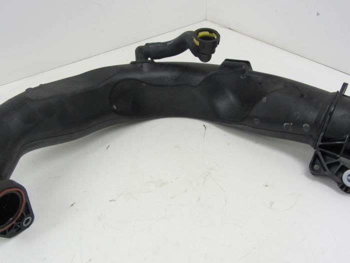 Air intake hose from a Renault Clio III (BR/CR) 1.5 dCi 75 FAP 2012