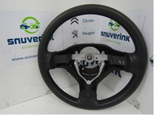 Usagé Volant Peugeot 107 1.0 12V Prix € 40,00 Règlement à la marge proposé par Snuverink Autodemontage