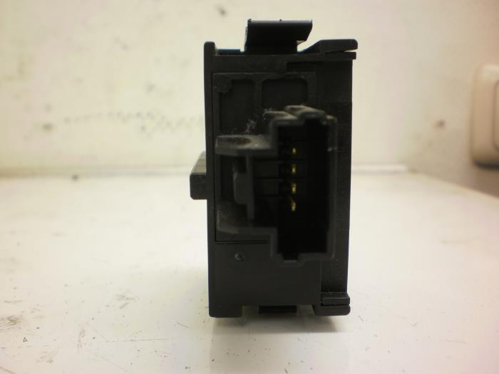 AIH headlight switch from a Renault Espace (JK) 2.0 dCi 16V 150 FAP . 2007