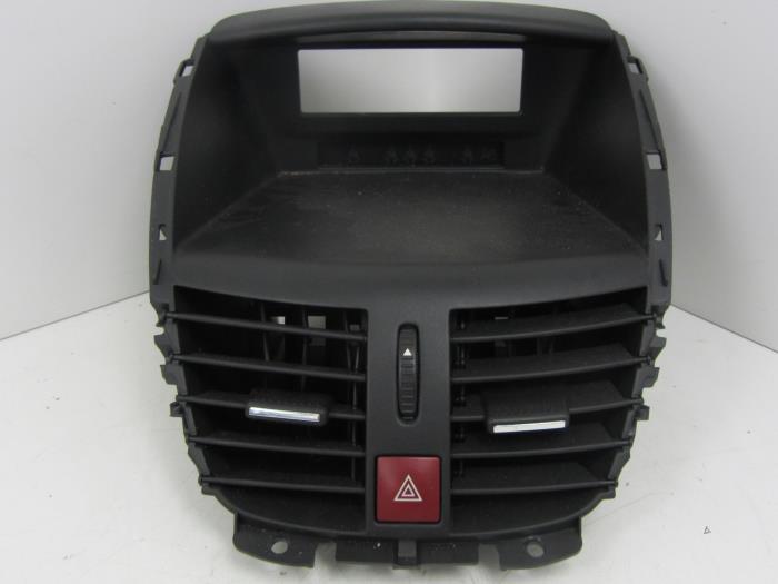 Luftgitter Armaturenbrett van een Peugeot 207/207+ (WA/WC/WM) 1.4 16V VTi 2010