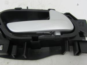 Used Front door handle 4-door, right Peugeot 207/207+ (WA/WC/WM) 1.4 16V VTi Price on request offered by Snuverink Autodemontage