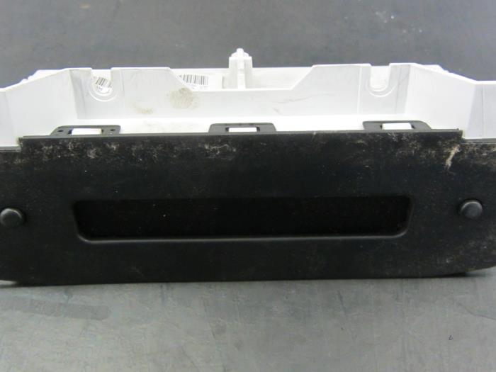 Begagnade Innerdisplay Peugeot 206 (2A/C/H/J/S) 1.4 HDi Pris € 10,33 Marginaltabell erbjuds av Snuverink Autodemontage
