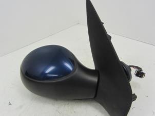 Used Wing mirror, right Peugeot 206 (2A/C/H/J/S) 1.4 HDi Price € 30,00 Margin scheme offered by Snuverink Autodemontage
