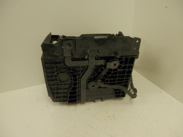 Battery box from a Renault Megane III Coupe (DZ) 2.0 16V TCe 180 2010