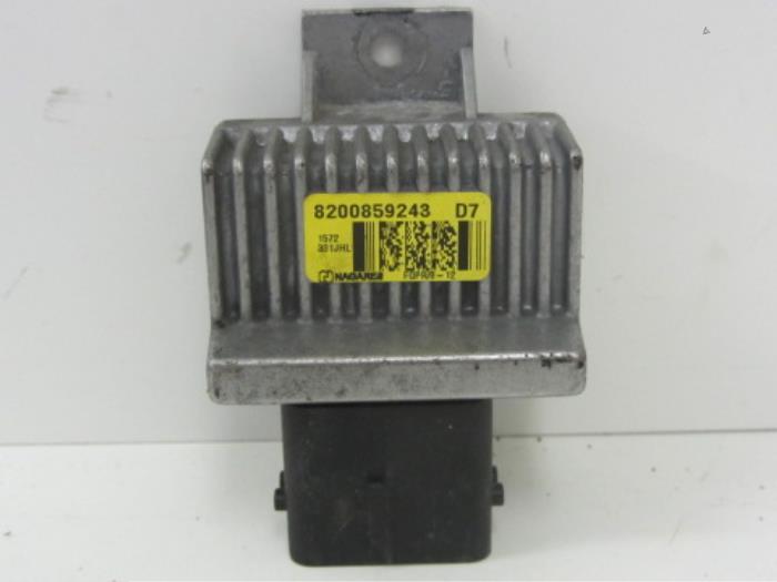 Glow plug relay Renault Megane III Coupe 1.5 dCi 105 8200859243