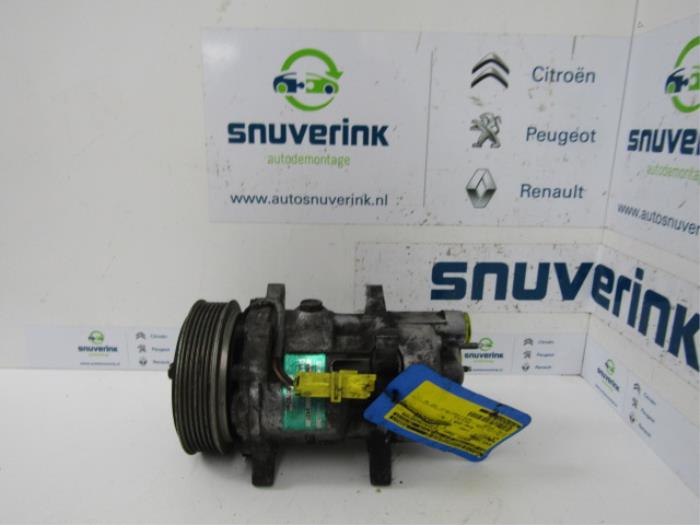 Air conditioning pump from a Peugeot 307 SW (3H) 2.0 HDi 90 2005