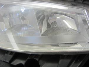 Used Headlight, right Renault Megane II (BM/CM) 1.6 16V Price € 50,00 Margin scheme offered by Snuverink Autodemontage
