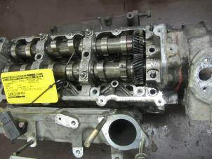 Used Cylinder head Renault Vel Satis (BJ) 3.0 dCi V6 24V Price € 150,00 Margin scheme offered by Snuverink Autodemontage