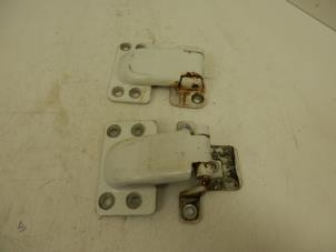 Used Rear door hinge, right Fiat Ducato (243/244/245) 2.8 JTD Price € 72,60 Inclusive VAT offered by Snuverink Autodemontage