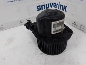 Usados Motor de ventilador de calefactor Citroen C8 (EA/EB) 2.2 HDi 16V Precio € 75,00 Norma de margen ofrecido por Snuverink Autodemontage