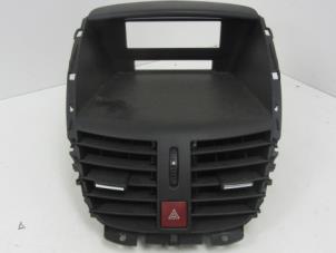 Usados Rejilla de aire de salpicadero Peugeot 207/207+ (WA/WC/WM) 1.6 HDi 16V Precio de solicitud ofrecido por Snuverink Autodemontage