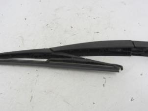 Used Rear wiper arm Renault Clio III Estate/Grandtour (KR) 1.2 16V TCE 100 Price € 25,00 Margin scheme offered by Snuverink Autodemontage