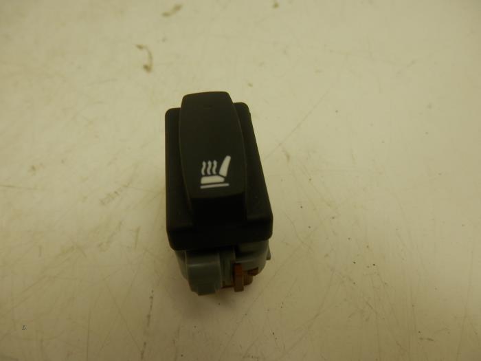 Seat heating switch from a Renault Megane II CC (EM) 1.9 dCi 115 2006