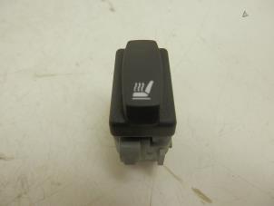 Used Seat heating switch Renault Megane II CC (EM) 1.9 dCi 115 Price € 20,00 Margin scheme offered by Snuverink Autodemontage