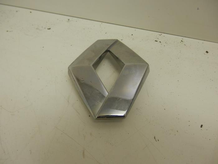 Begagnade Emblem Renault Megane II CC (EM) 1.9 dCi 115 Pris € 10,33 Marginaltabell erbjuds av Snuverink Autodemontage