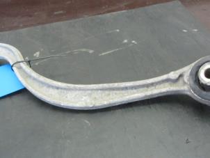 Used Rear torque rod, right Peugeot 407 (6D) 2.0 HDiF 16V Price € 20,00 Margin scheme offered by Snuverink Autodemontage
