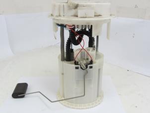 Usados Bomba eléctrica de combustible Citroen C2 (JM) 1.6 16V VTS Precio € 60,00 Norma de margen ofrecido por Snuverink Autodemontage