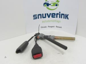 Used Front seatbelt buckle, right Renault Megane II Grandtour (KM) 1.9 dCi 120 Price € 40,00 Margin scheme offered by Snuverink Autodemontage