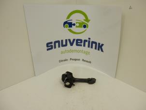 Used Front door stop 4-door, right Peugeot 407 (6D) 1.6 HDi 16V Price on request offered by Snuverink Autodemontage