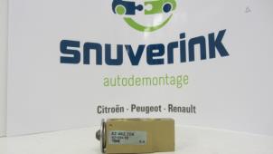 Usados Pieza de aire acondicionado (div) Renault Twingo (C06) 1.2 16V Precio € 25,00 Norma de margen ofrecido por Snuverink Autodemontage