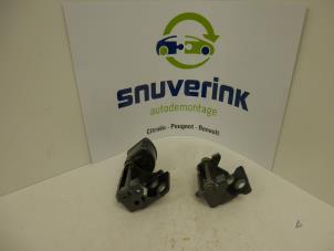 Used Rear door hinge, left Peugeot 207/207+ (WA/WC/WM) 1.6 16V VTRi Price on request offered by Snuverink Autodemontage