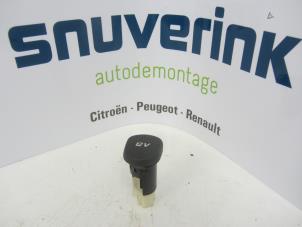 Used Miscellaneous Renault Twingo II (CN) 1.2 16V Price € 15,00 Margin scheme offered by Snuverink Autodemontage