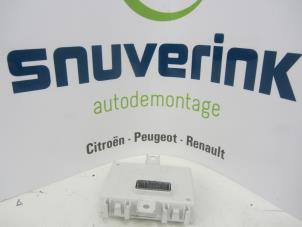 Used Navigation module Renault Clio III (BR/CR) 1.5 dCi FAP Price € 25,00 Margin scheme offered by Snuverink Autodemontage