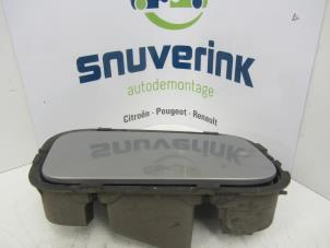 Used Tank cap cover Renault Espace (JK) 2.2 dCi 16V Price € 35,00 Margin scheme offered by Snuverink Autodemontage