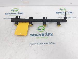 Used Fuel injector nozzle Renault Megane II (BM/CM) 1.6 16V Price € 20,00 Margin scheme offered by Snuverink Autodemontage