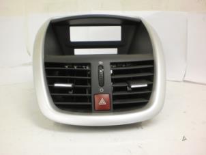Used Dashboard part Peugeot 207 Price on request offered by Snuverink Autodemontage