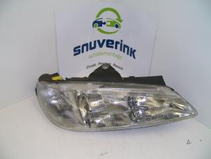 Begagnade Strålkastare, höger Peugeot 406 (8B) 1.8 16V Pris € 25,33 Marginaltabell erbjuds av Snuverink Autodemontage