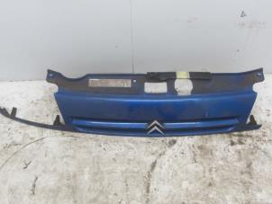 Used Grille Citroen Saxo 1.1i X,SX Price on request offered by Snuverink Autodemontage