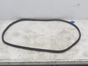 Used Rear door seal 4-door, left Peugeot 308 SW (4E/H) 1.6 HDi 16V Price on request offered by Snuverink Autodemontage