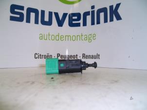 Used Brake light switch Peugeot 308 SW (4E/H) 1.6 VTI 16V Price on request offered by Snuverink Autodemontage