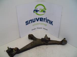 Used Front wishbone, right Citroen Saxo 1.1i X,SX Price on request offered by Snuverink Autodemontage