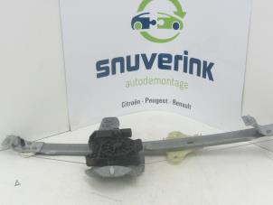 Used Window mechanism 4-door, front right Renault Clio IV Estate/Grandtour (7R) 0.9 Energy TCE 12V Price € 30,00 Margin scheme offered by Snuverink Autodemontage