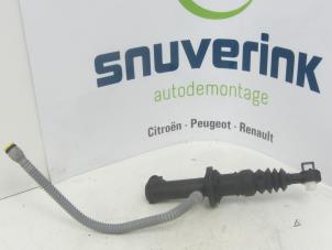 Used Clutch master cylinder Renault Clio IV Estate/Grandtour (7R) 0.9 Energy TCE 12V Price € 50,00 Margin scheme offered by Snuverink Autodemontage