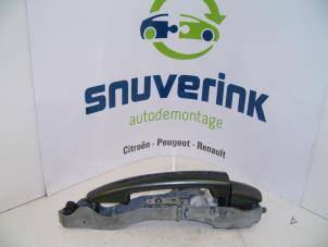 Used Front door handle 4-door, right Peugeot 207/207+ (WA/WC/WM) 1.4 16V VTi Price € 25,00 Margin scheme offered by Snuverink Autodemontage