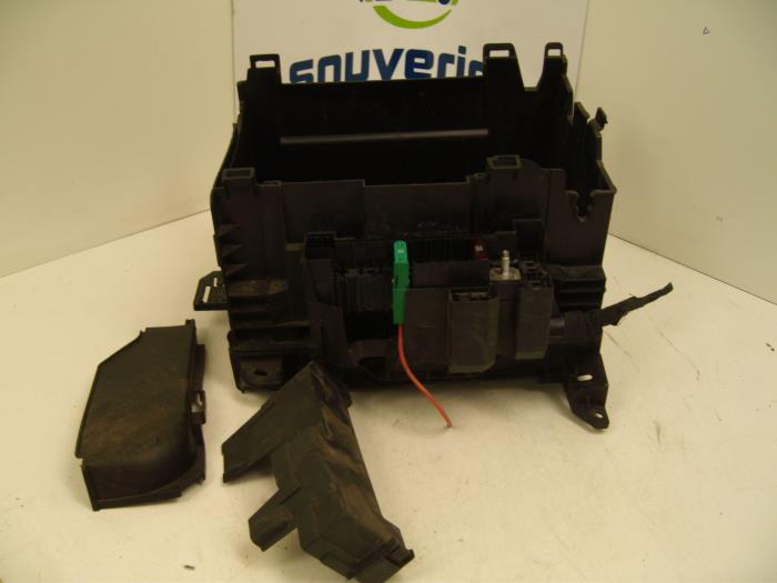 Batterieträger van een Renault Modus/Grand Modus (JP) 1.2 16V 2005