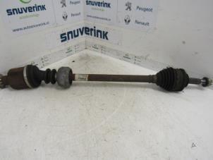 Used Front drive shaft, right Renault Twingo (C06) 1.2 Price € 40,00 Margin scheme offered by Snuverink Autodemontage