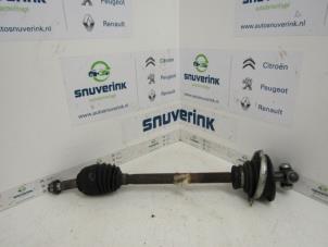 Used Front drive shaft, left Renault Twingo Price € 45,00 Margin scheme offered by Snuverink Autodemontage