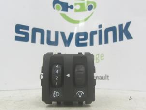 Używane Przelacznik reflektora LHV Renault Megane III Berline (BZ) 1.6 16V Cena € 20,00 Procedura marży oferowane przez Snuverink Autodemontage