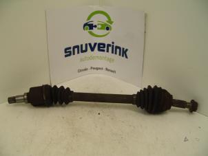 Used Front drive shaft, right Ford Focus 1 1.6 16V Price € 30,00 Margin scheme offered by Snuverink Autodemontage