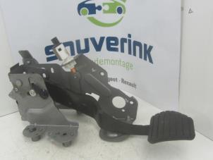 Used Brake pedal Renault Scénic III (JZ) 1.5 dCi 110 Price € 30,00 Margin scheme offered by Snuverink Autodemontage
